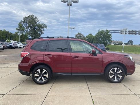 Used 2018 Subaru Forester 2.5i Premium AWD/4WD image 10