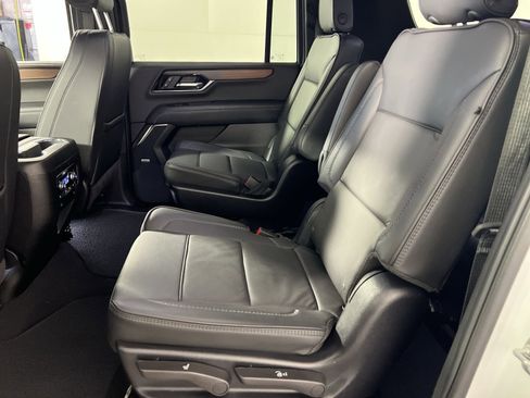Used 2025 GMC Yukon XL Denali image 25