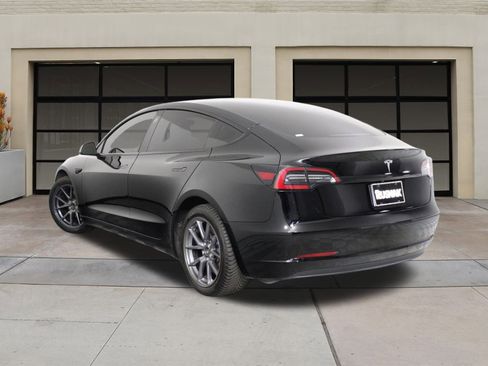 Used 2023 Tesla Model 3 Standard Range image 2