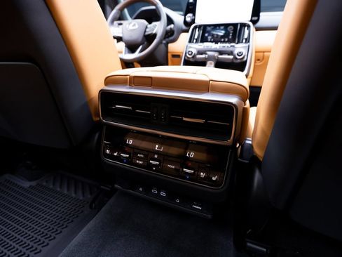 Used 2025 Lexus LX 600 4WD w/ Appearance Package image 47
