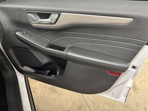 Used 2022 Ford Escape SEL w/ Technology Package image 20