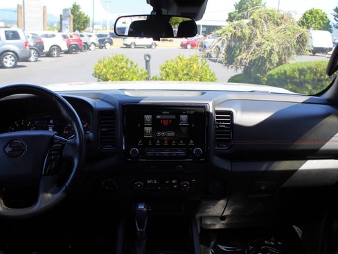 Used 2023 Nissan Frontier PRO-4X image 25