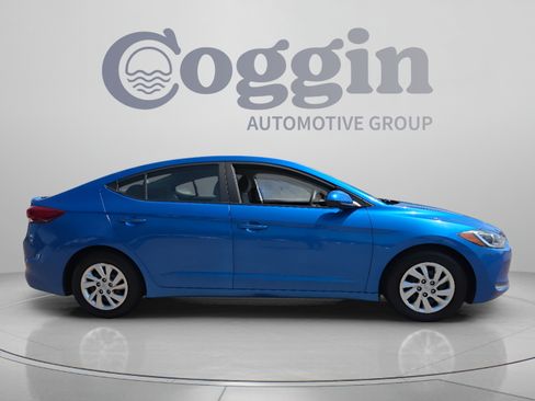 Used 2017 Hyundai Elantra SE FWD image 6