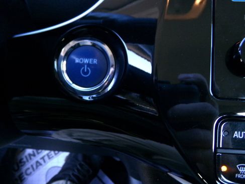 Used 2016 Toyota Prius Two image 12