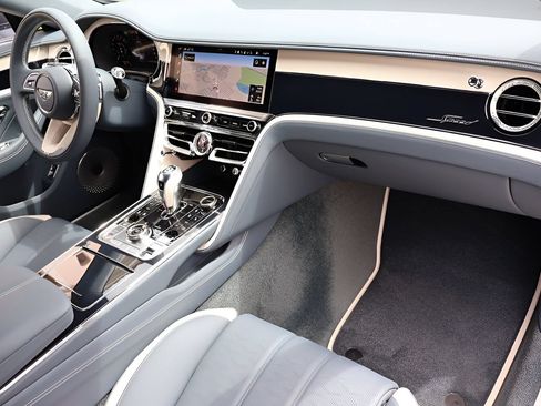 New 2026 Bentley Flying Spur Plug-In Hybrid AWD/4WD image 2