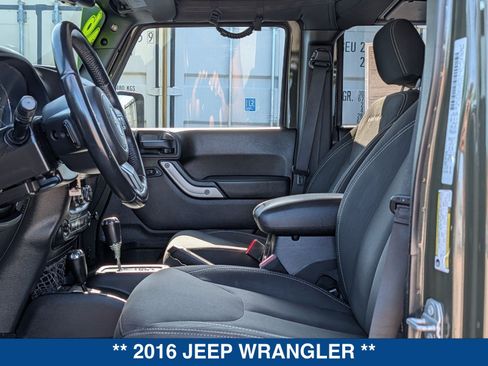 Used 2016 Jeep Wrangler Unlimited Sahara w/ Max Tow Package AWD/4WD image 21