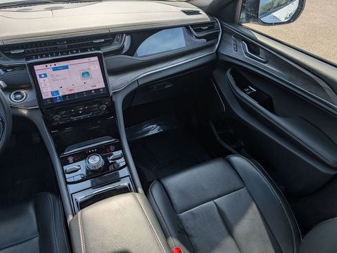 Used 2023 Jeep Grand Cherokee L Overland w/ Advanced Protech Group III image 24