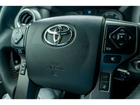 Used 2023 Toyota Tacoma TRD Off-Road w/ Technology Package AWD/4WD image 28
