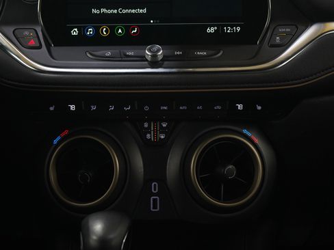 Used 2024 Chevrolet Blazer Premier AWD/4WD image 16