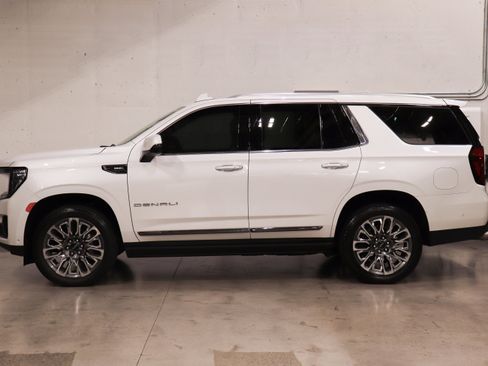 Used 2023 GMC Yukon Denali Ultimate image 2