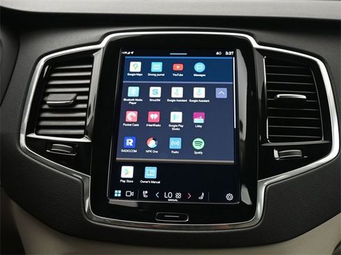 Used 2023 Volvo XC90 T8 Plus image 19