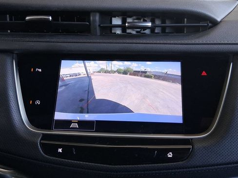 Used 2022 Cadillac XT5 Luxury w/ LPO, Premium Carpet Package FWD image 15