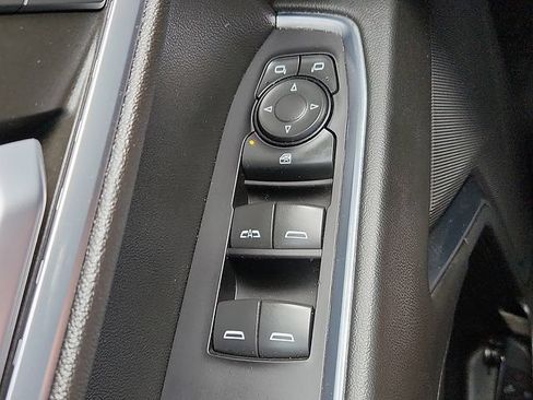 Certified 2022 Chevrolet Silverado 1500 LT RWD image 21