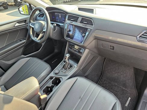 Used 2022 Volkswagen Tiguan SE AWD/4WD image 29
