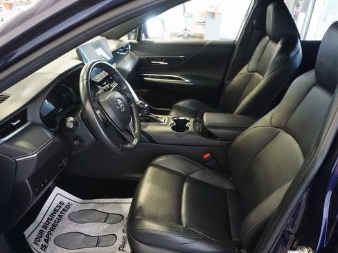 Used 2023 Toyota Venza XLE image 21