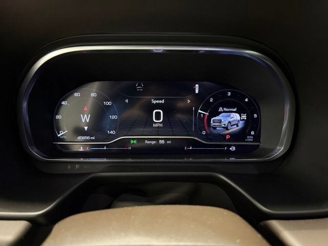 Certified 2024 GMC Yukon SLT w/ SLT Luxury Package AWD/4WD image 17