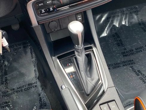 Used 2018 Toyota Corolla SE w/ Carpet Mat Package (TMS) FWD image 12