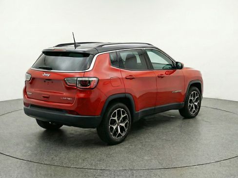 Used 2025 Jeep Compass Limited AWD/4WD image 9