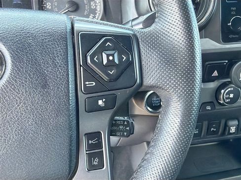 Used 2019 Toyota Tacoma Limited image 34