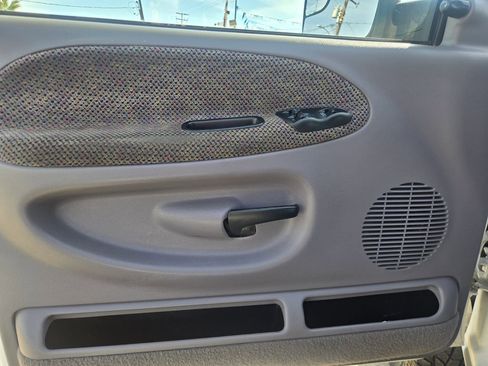 Used 2001 Dodge Ram 2500 Truck 4x4 Quad Cab image 9