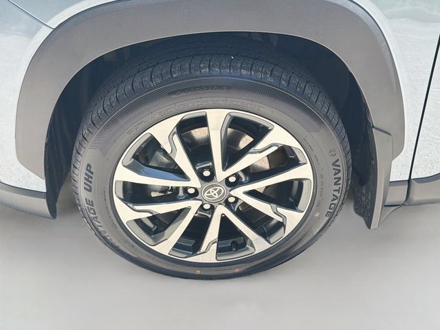 Used 2023 Toyota Corolla Cross XLE FWD image 39