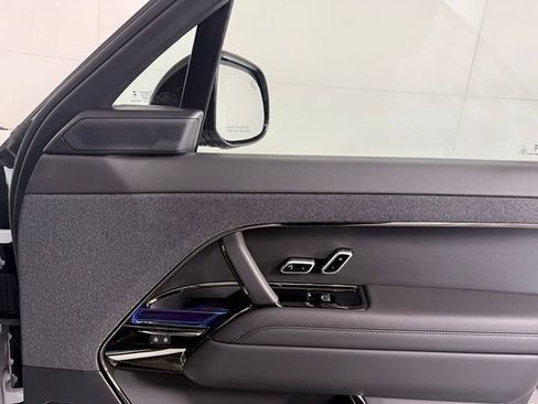 New 2026 Land Rover Range Rover Sport Dynamic SE image 18