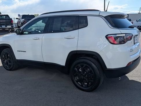 Used 2024 Jeep Compass Latitude AWD/4WD image 13