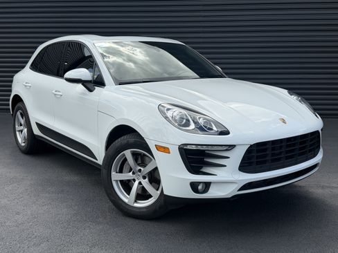 Used 2018 Porsche Macan AWD/4WD image 7