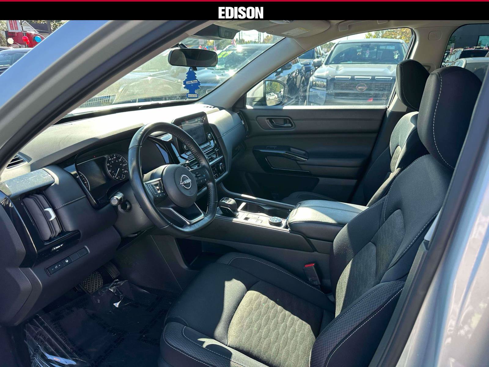 Used 2024 Nissan Pathfinder SV w/ Cargo Package AWD/4WD image 15