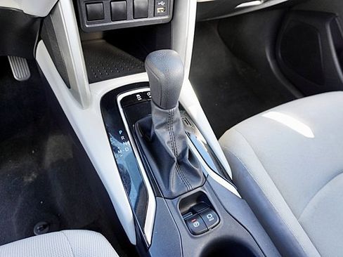 Used 2022 Toyota Corolla Cross L image 30