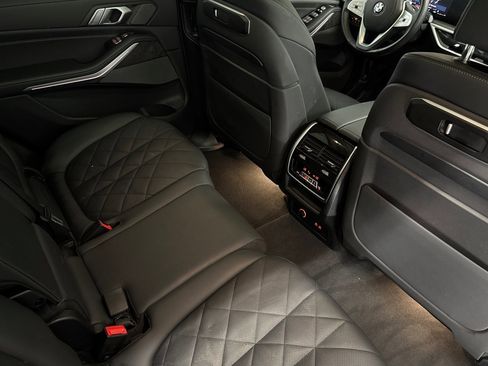 Used 2023 BMW X7 xDrive40i w/ Premium Package image 30