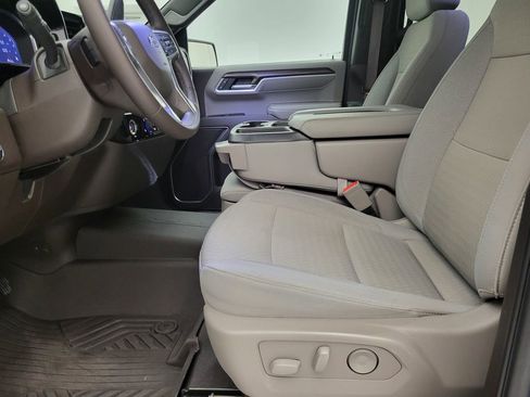 Certified 2022 Chevrolet Silverado 1500 RST image 2