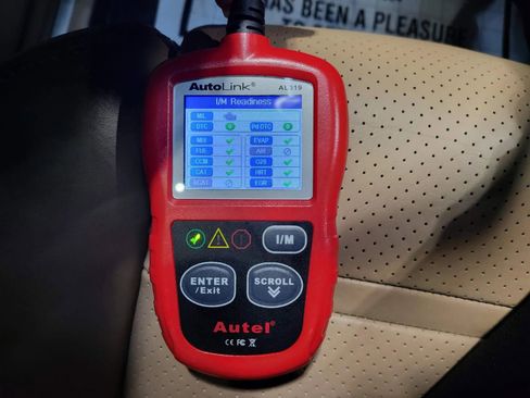 Used 2023 Porsche Cayenne Platinum Edition image 15