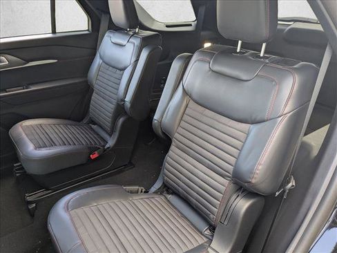 New 2026 Ford Explorer ST-Line w/ ST-Line Street Pack image 16