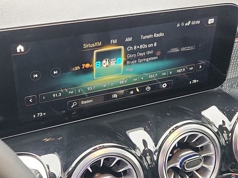 Used 2022 Mercedes-Benz GLB 250 4MATIC image 18