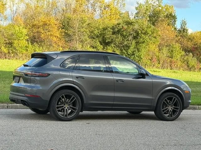 Used 2020 Porsche Cayenne AWD/4WD image 16