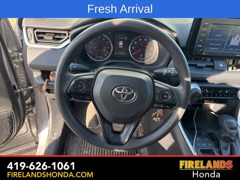 Used 2020 Toyota RAV4 LE image 18