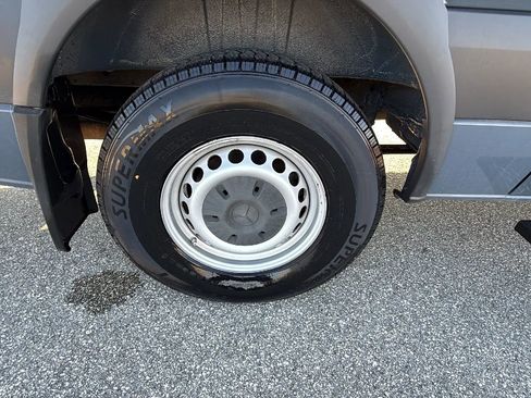 Used 2018 Mercedes-Benz Sprinter 2500 image 17