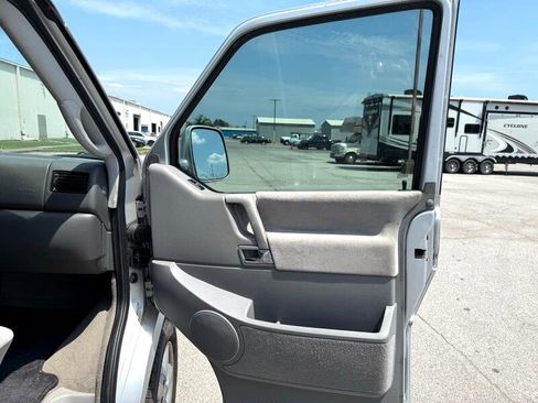 Used 2003 Volkswagen Eurovan MV image 14