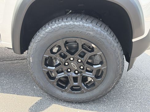 New 2026 Chevrolet Colorado Trail Boss w/ Midnight Edition AWD/4WD image 12