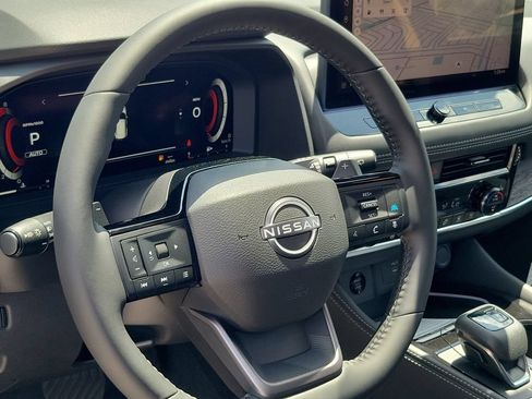 New 2026 Nissan Rogue Platinum AWD/4WD image 10