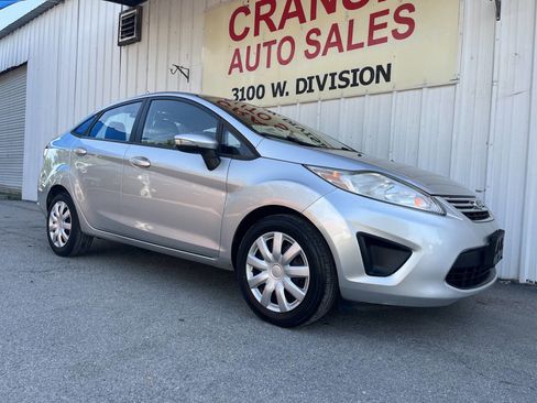 Used 2013 Ford Fiesta SE image 8