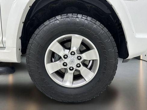 Used 2012 Toyota 4Runner SR5 w/ Convenience Pkg RWD image 9