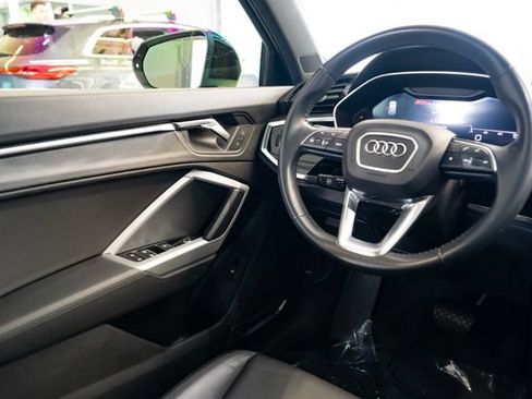 Used 2020 Audi Q3 2.0T Premium Plus w/ Premium Plus Package AWD/4WD image 11