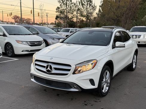 Used 2015 Mercedes-Benz GLA 250 GLA 250 4dr SUV image 3