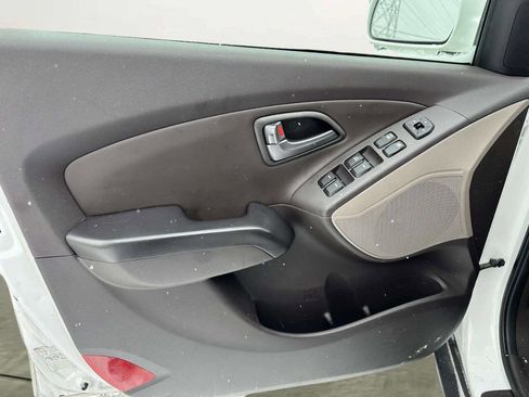 Used 2014 Hyundai Tucson SE image 11