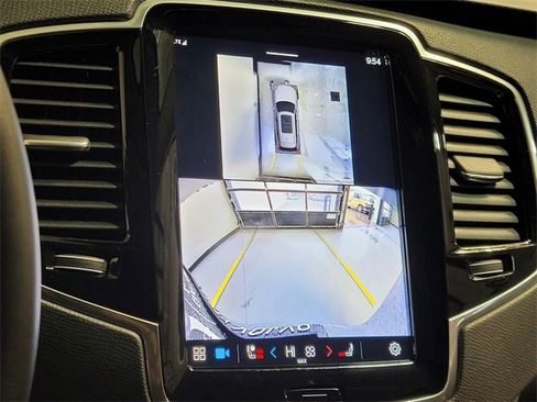 Certified 2025 Volvo XC90 B6 Plus image 29