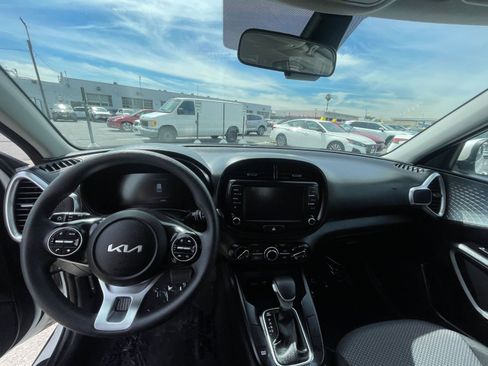 Used 2025 Kia Soul LX w/ LX Technology Package image 33