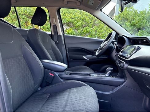 Used 2021 Nissan Kicks SV w/ Exterior Package image 8