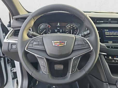 Used 2026 Cadillac XT5 Luxury w/ LPO, Floor Liner Package AWD/4WD image 18